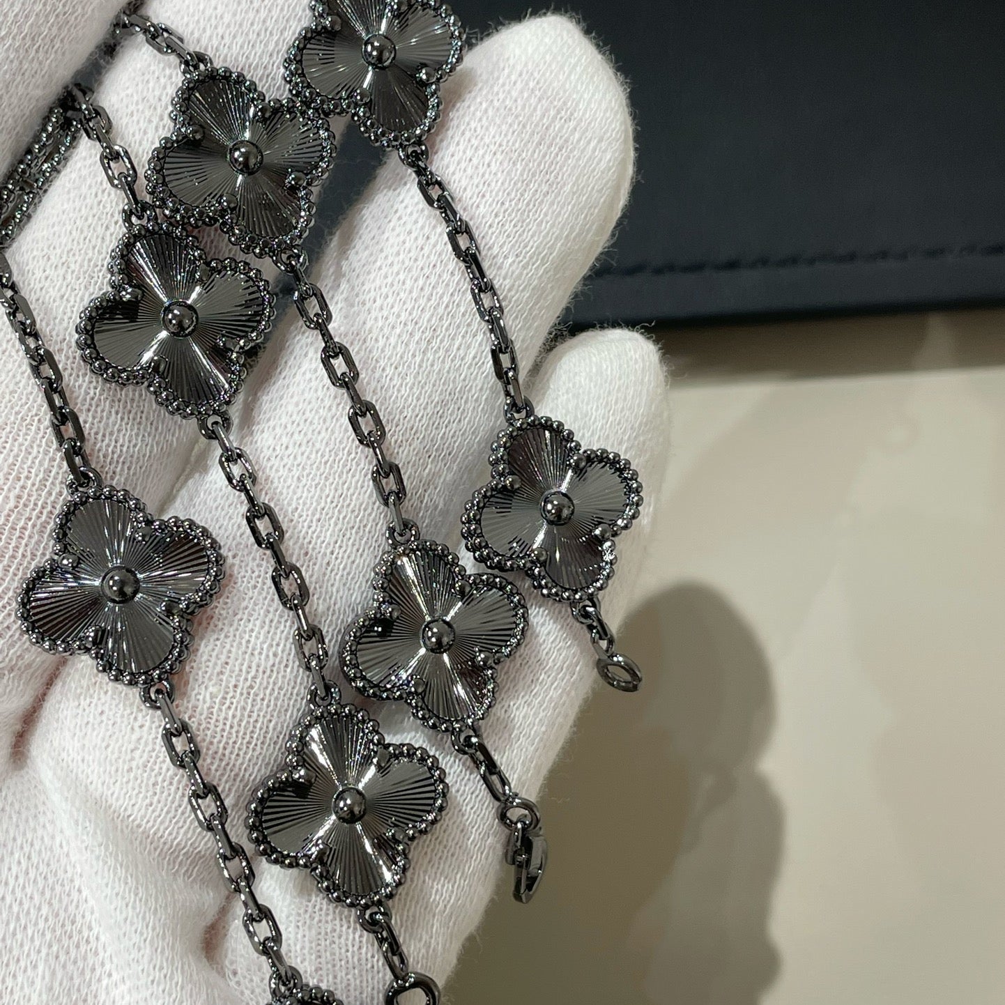 [Lucky Star]CLOVER 5 MOTIF BLACK BRACELET