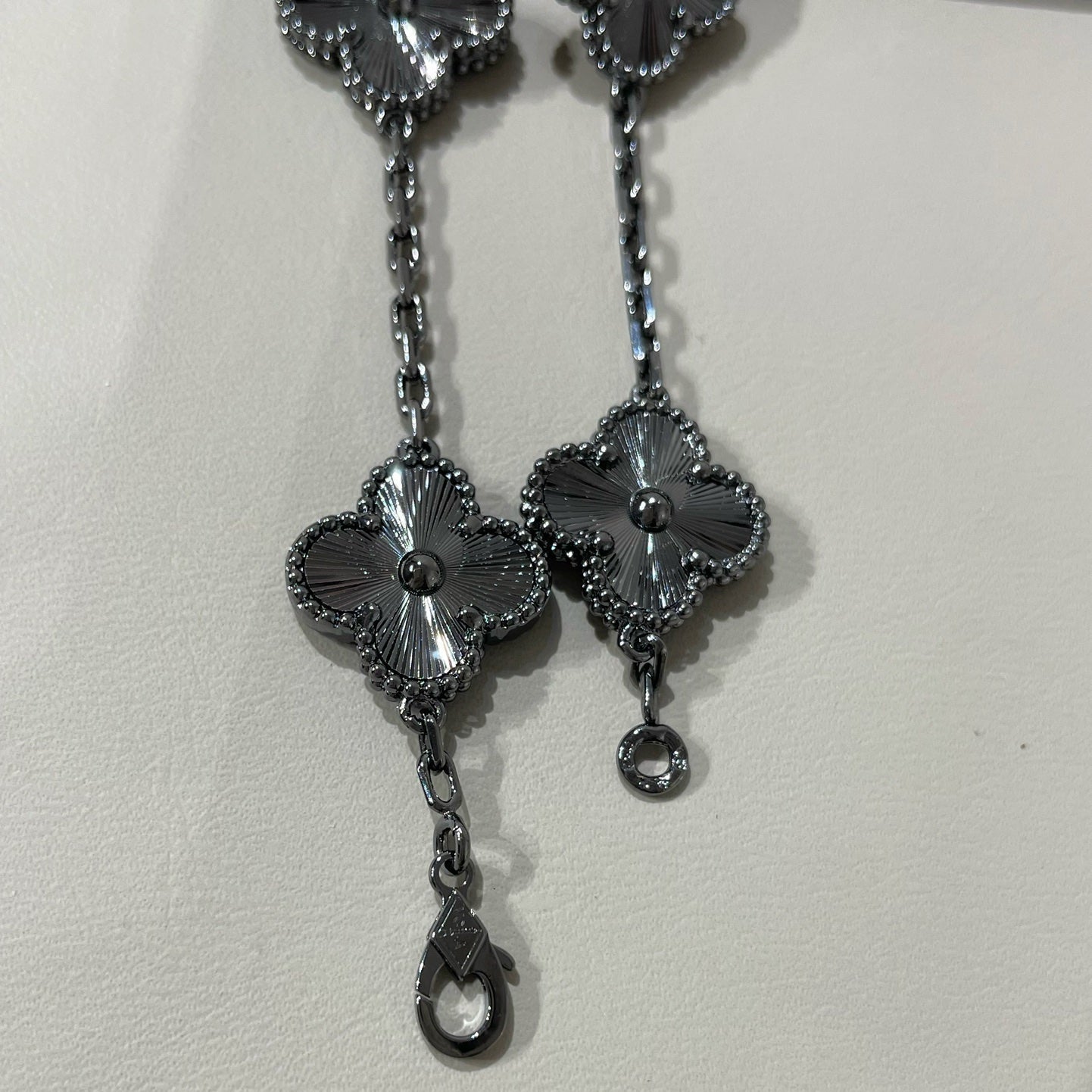 [Lucky Star]CLOVER 5 MOTIF BLACK BRACELET