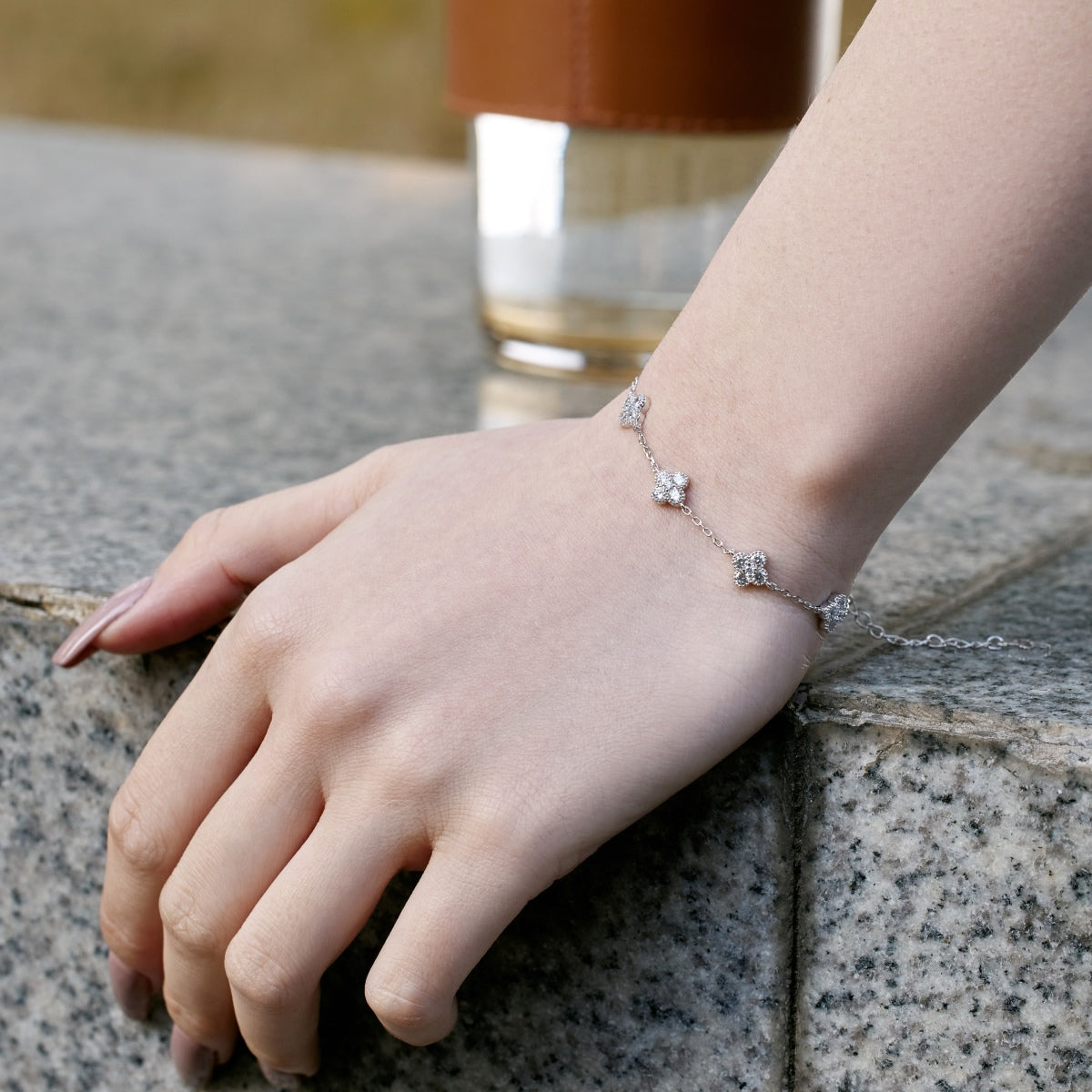 [Lucky Star]Four-Leaf Clover Hollow Butterfly Bracelet