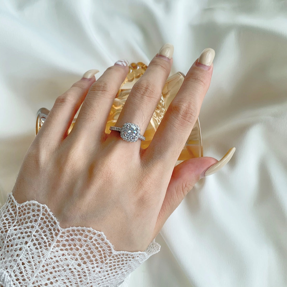 [Lucky Star]Dazzling Resplendent Round Cut Wedding Ring