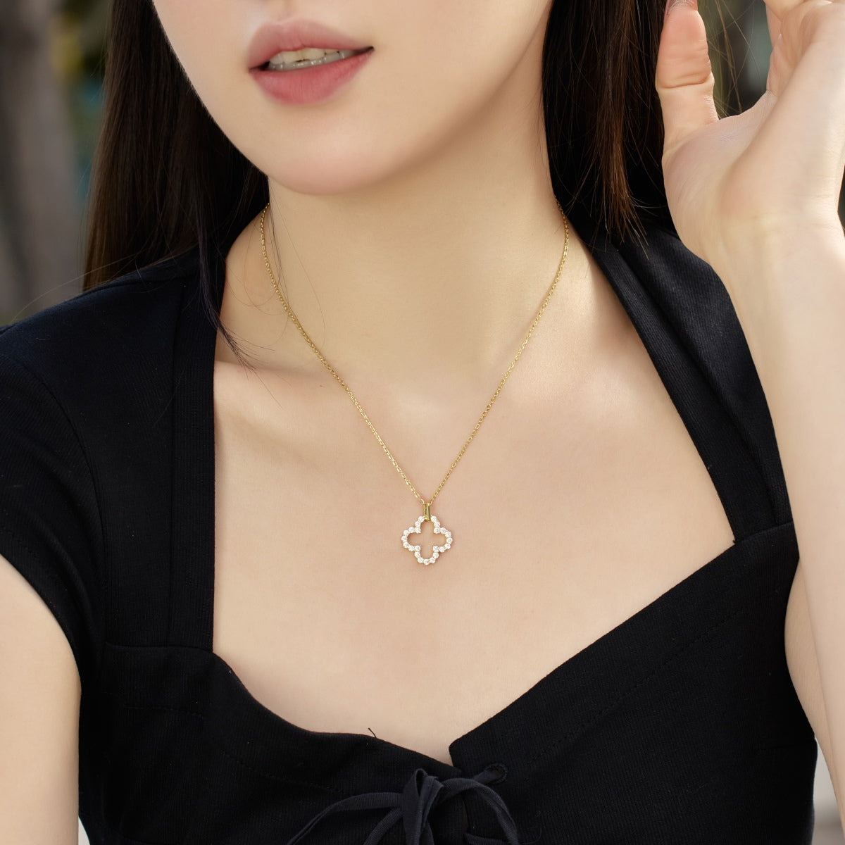 [Lucky Star]Four-Leaf Clover Hollow Design Exquisite Necklace
