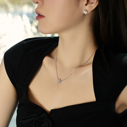 [Lucky Star]Exquisite Necklace With Four-Leaf Clover Flower Design