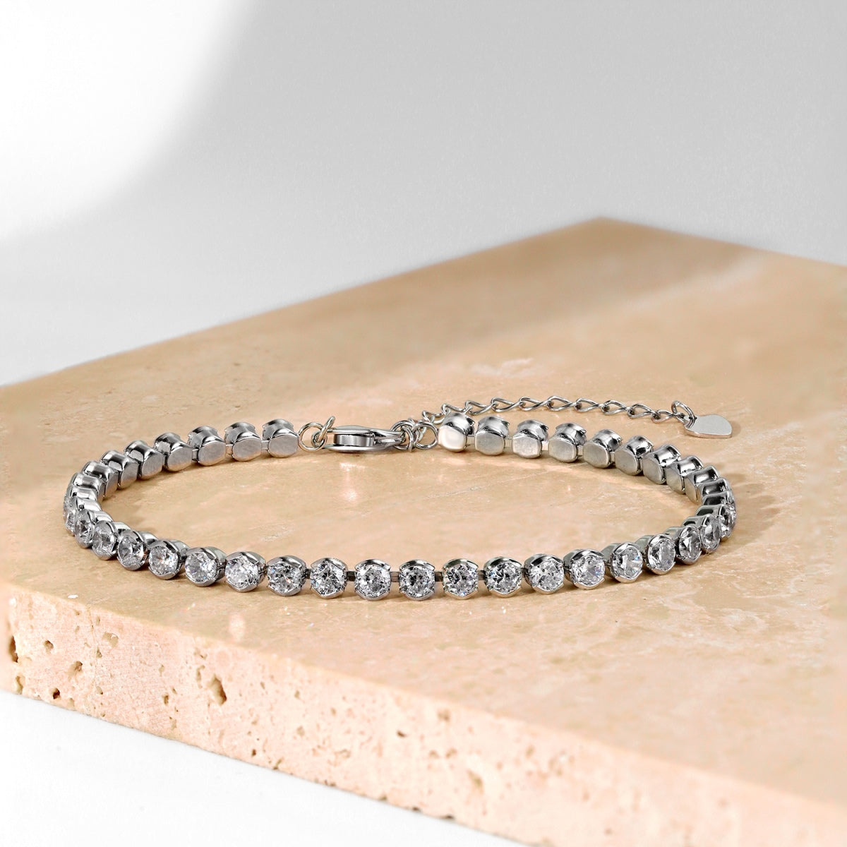 [Lucky Star]Ornate  Sparkling Round Cut Daily Bracelet