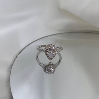 [Lucky Star]1.0 Carat Luxurious Resplendent Water Drop Shape Wedding Ring