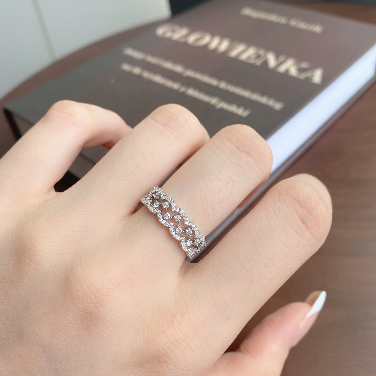 [Lucky Star]Elegant Resplendent Round Shape Party Ring