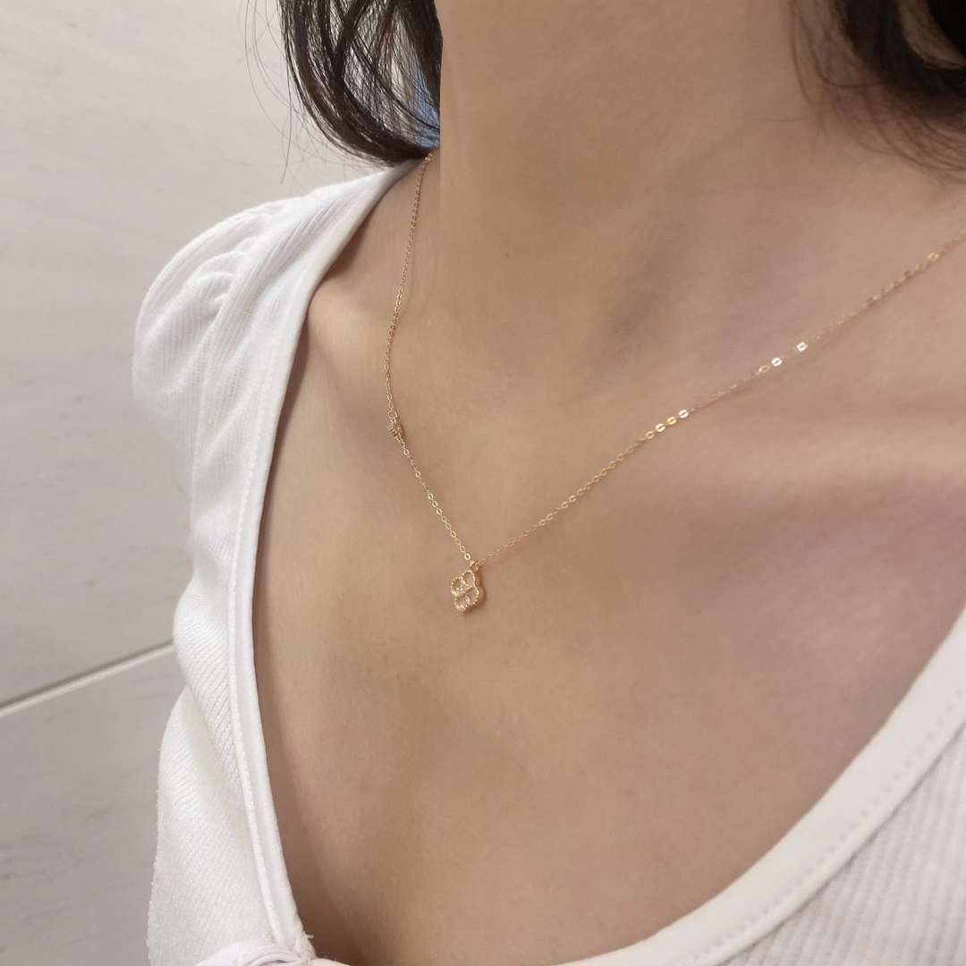 [Lucky Star]Delicate Flower Shape Necklace