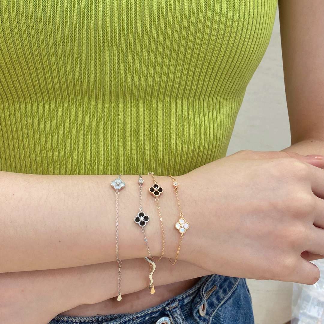 [Lucky Star]Delicate Four Leaf Clover Bracelet