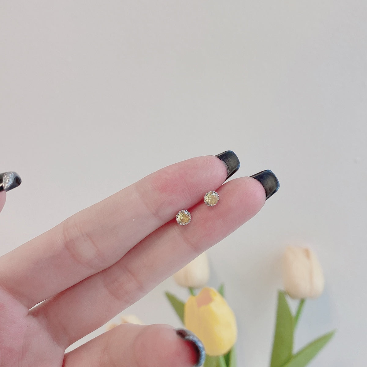 [Lucky Star]Sparkling Colorful Round Shape Earrings