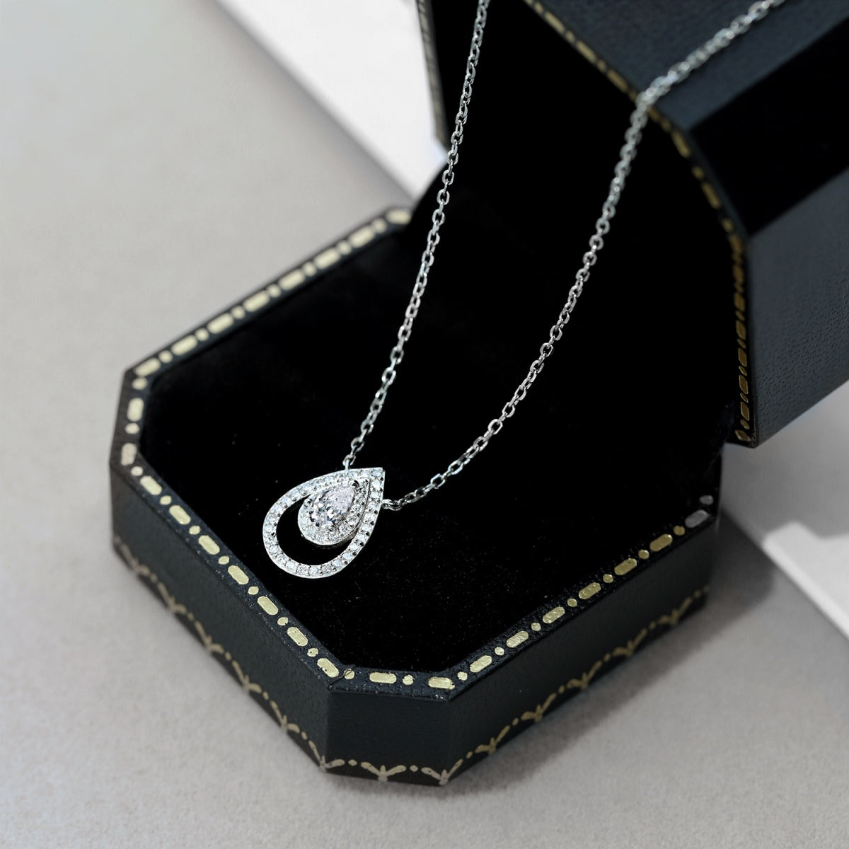[Lucky Star]Sparkling Pear Cut Necklace