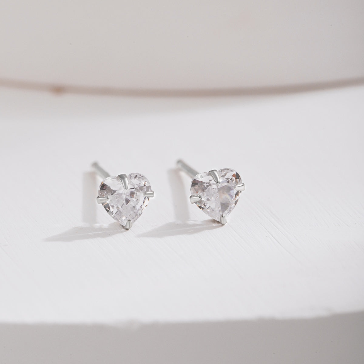 [Lucky Star]Sparkling Heart Shaped Simple Earrings