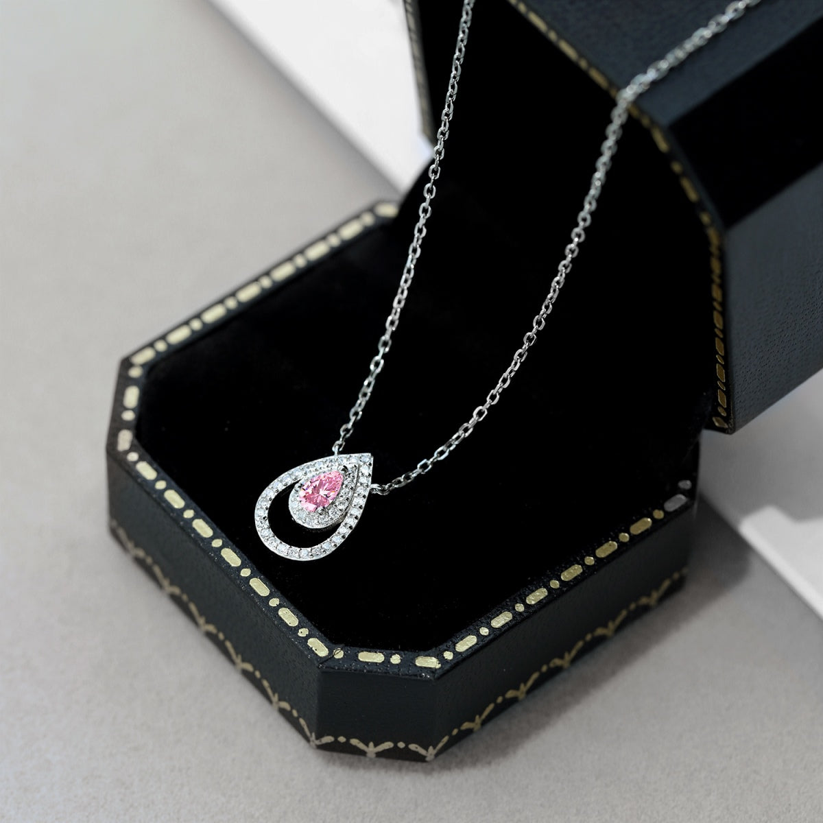 [Lucky Star]Sparkling Pear Cut Necklace