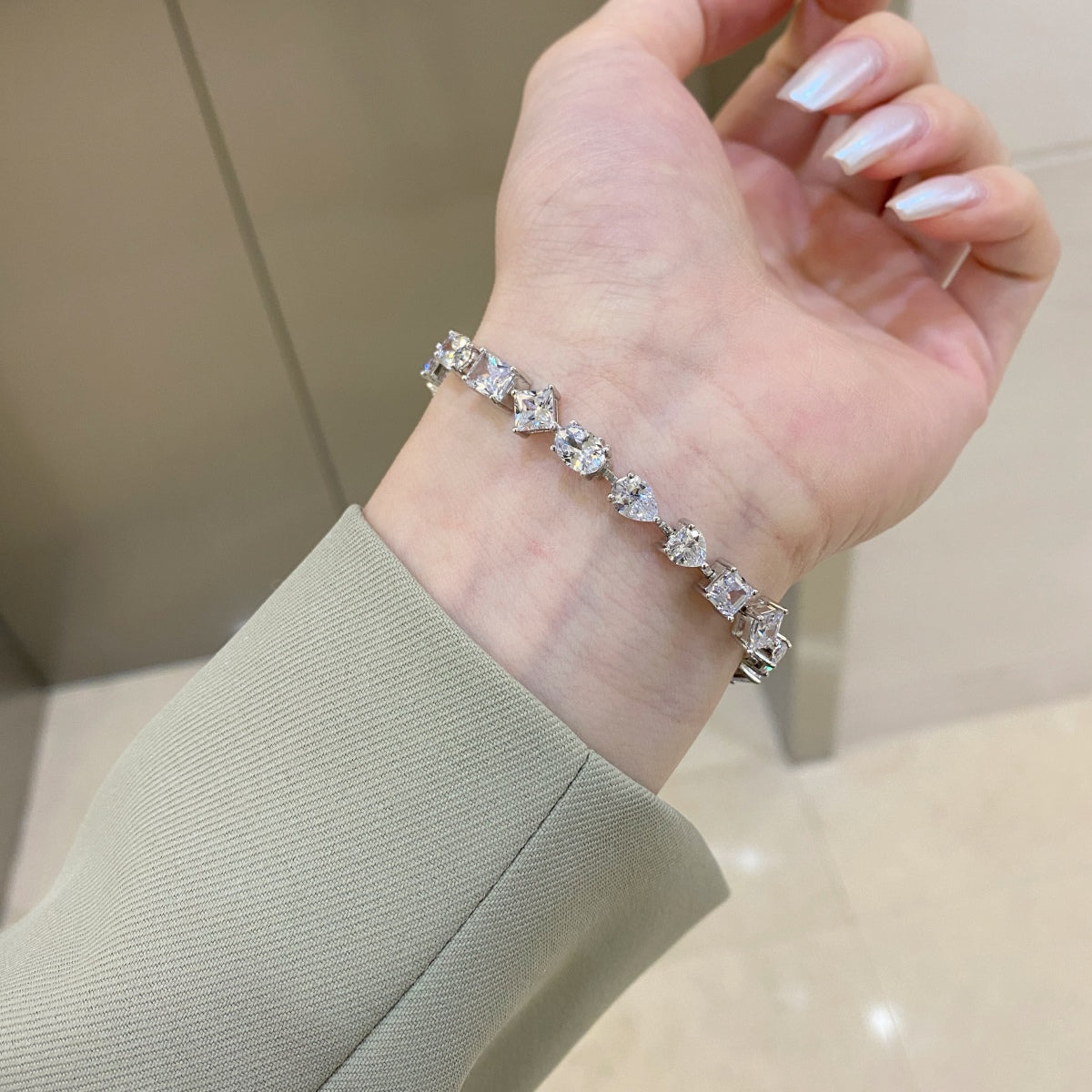 [Lucky Star]Unique Exquisite Multi Cut Daily Bracelet