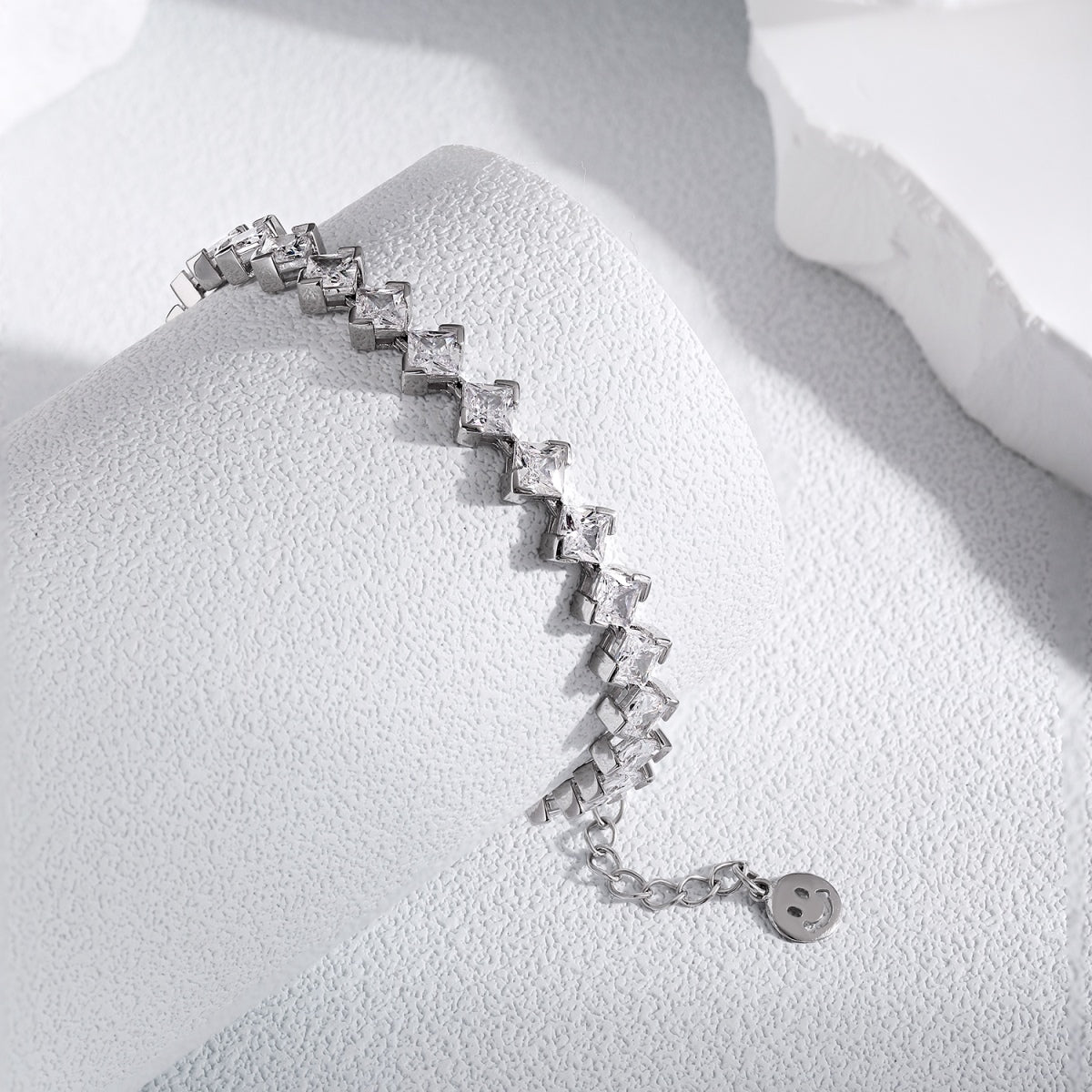 [Lucky Star]0.5 Carat Ornate Princess Cut Daily Bracelet