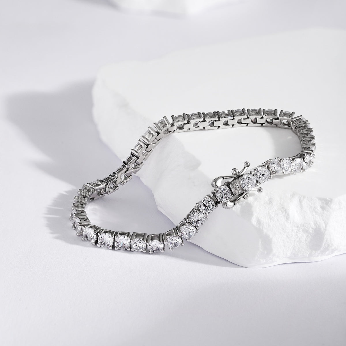 [Lucky Star]Luxurious Ornate Round Cut Tennis Bracelet
