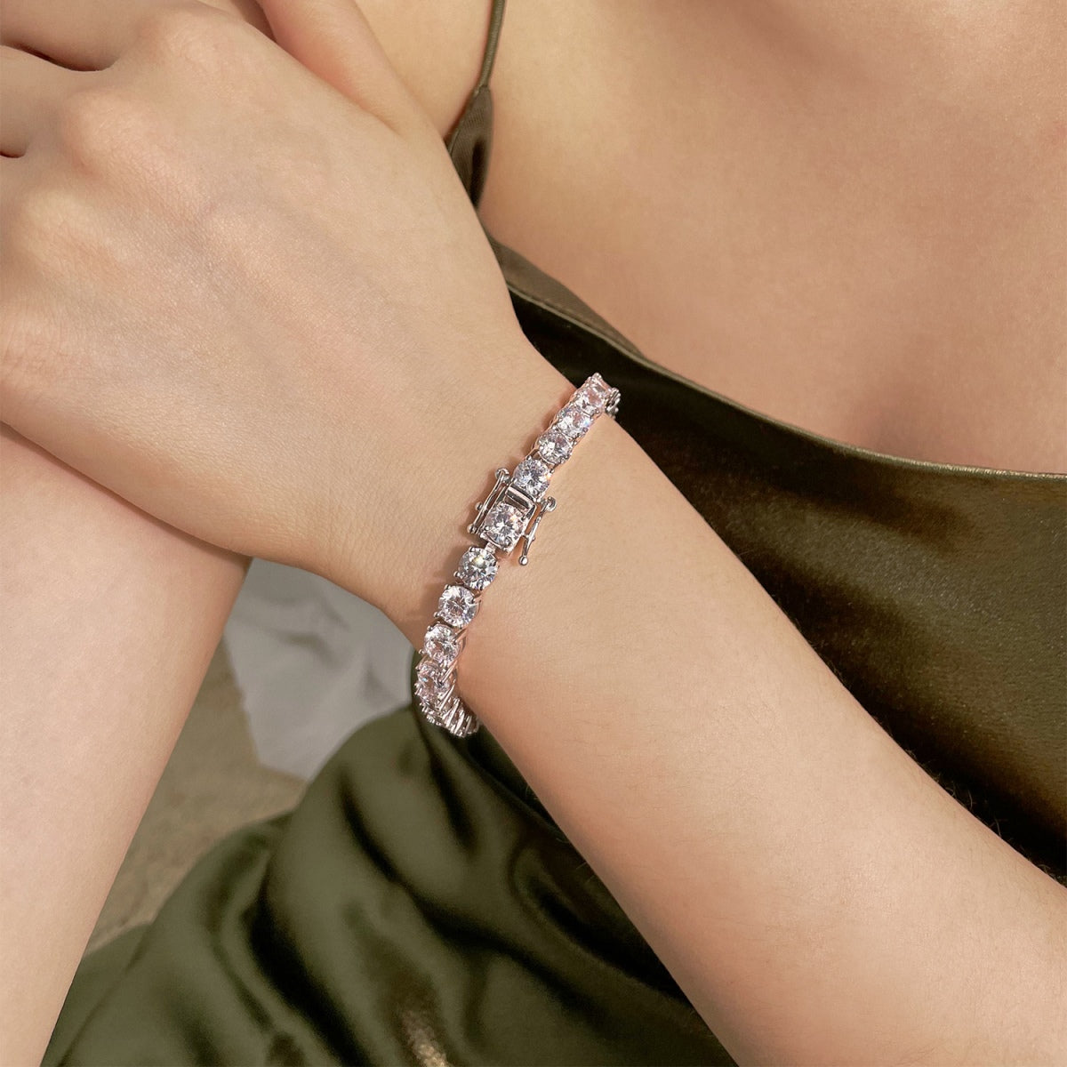 [Lucky Star]0.75 Carat Dazzling Round Cut Wedding Bracelet