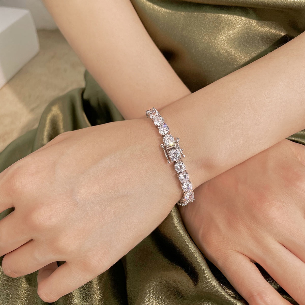 [Lucky Star]0.75 Carat Dazzling Round Cut Wedding Bracelet