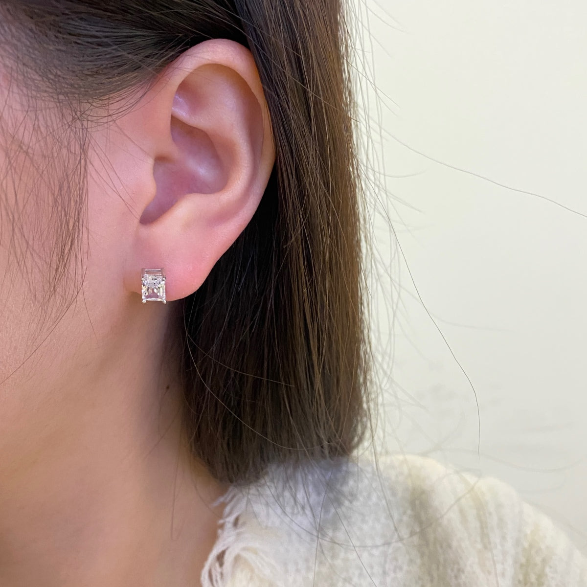 [Lucky Star]Stylish Shiny Rectangular Center Stone Stud Earrings