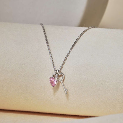 [Lucky Star]Unique Heart Shape Key Pendent Necklace