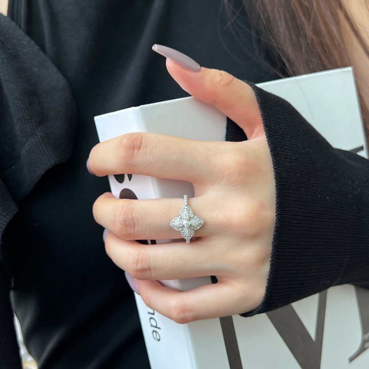 [Lucky Star]Luxurious Colorful Flower Shape Banquet Ring