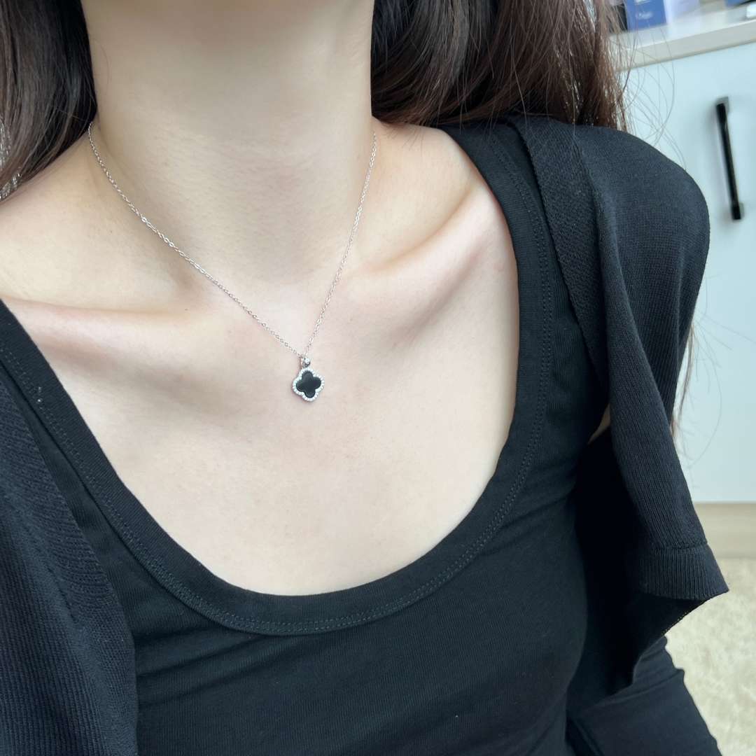 [Lucky Star]Dainty Flower Shape Necklace