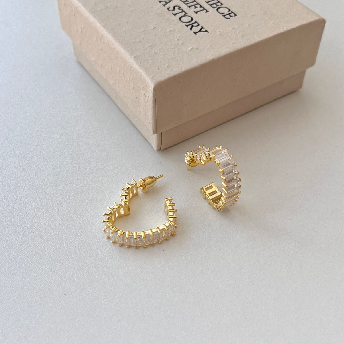 [Lucky Star]Radiant Heart Cutout Earrings