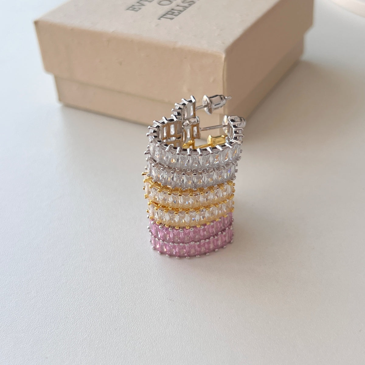 [Lucky Star]Radiant Heart Cutout Earrings