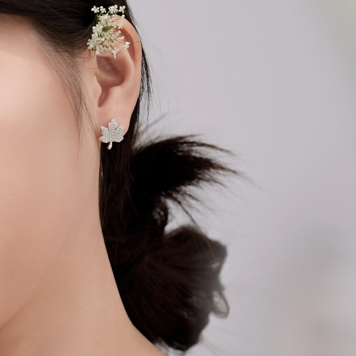 [Lucky Star]Exquisite Maple Leaf Design Earrings
