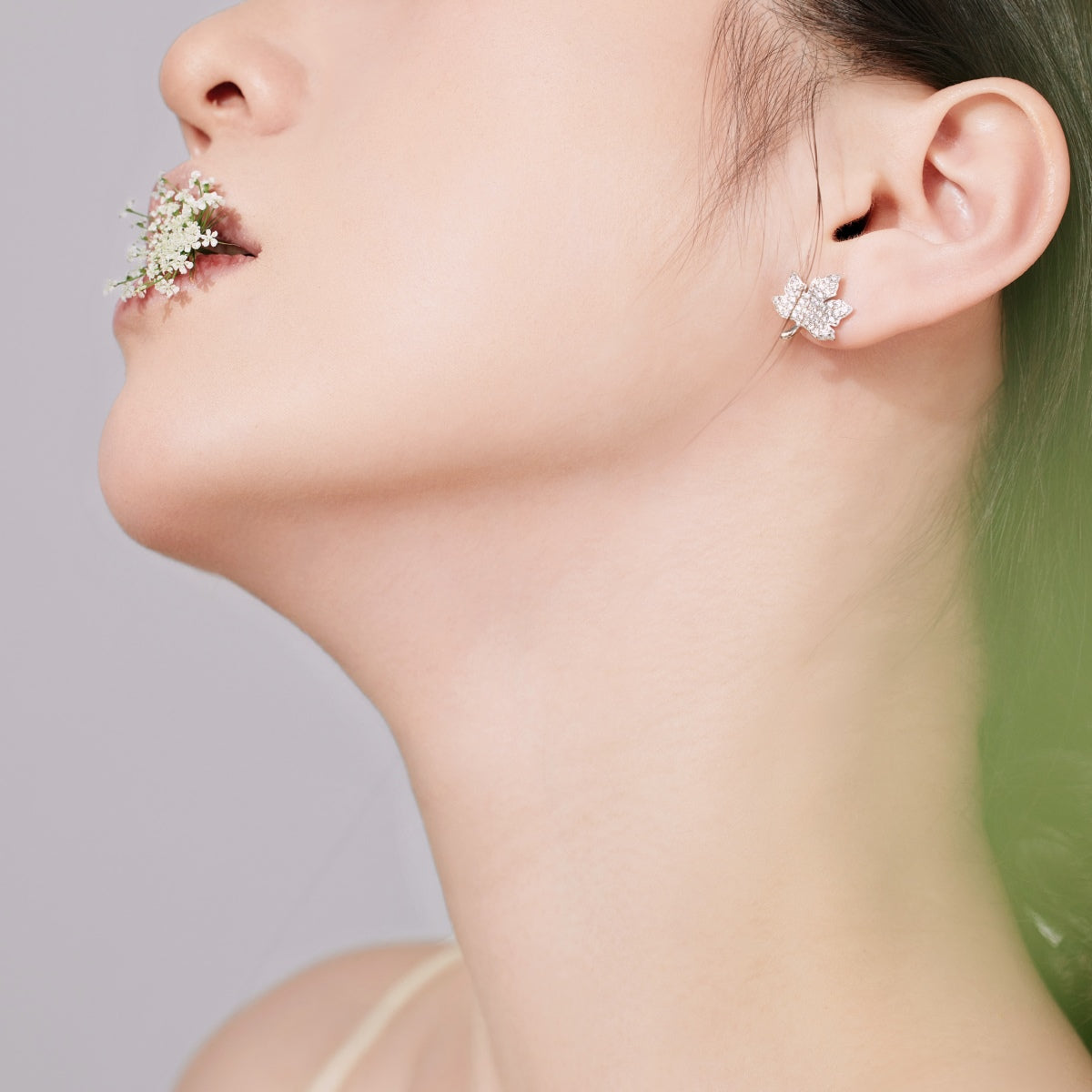 [Lucky Star]Exquisite Maple Leaf Design Earrings