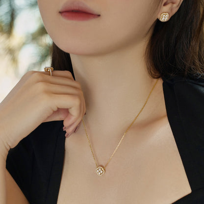 [Lucky Star]Exquisite Necklace With Four-Leaf Clover Flower Design