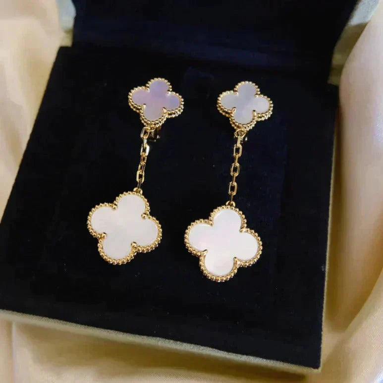[Lucky Star]CLOVER 2 MOTIF WHITE MOP EARRINGS