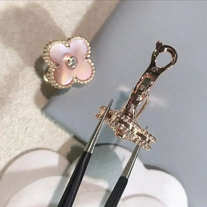 [Lucky Star]CLOVER MEDIUM 1 MOTIFS  PINK MOP DIAMOND EARRINGS
