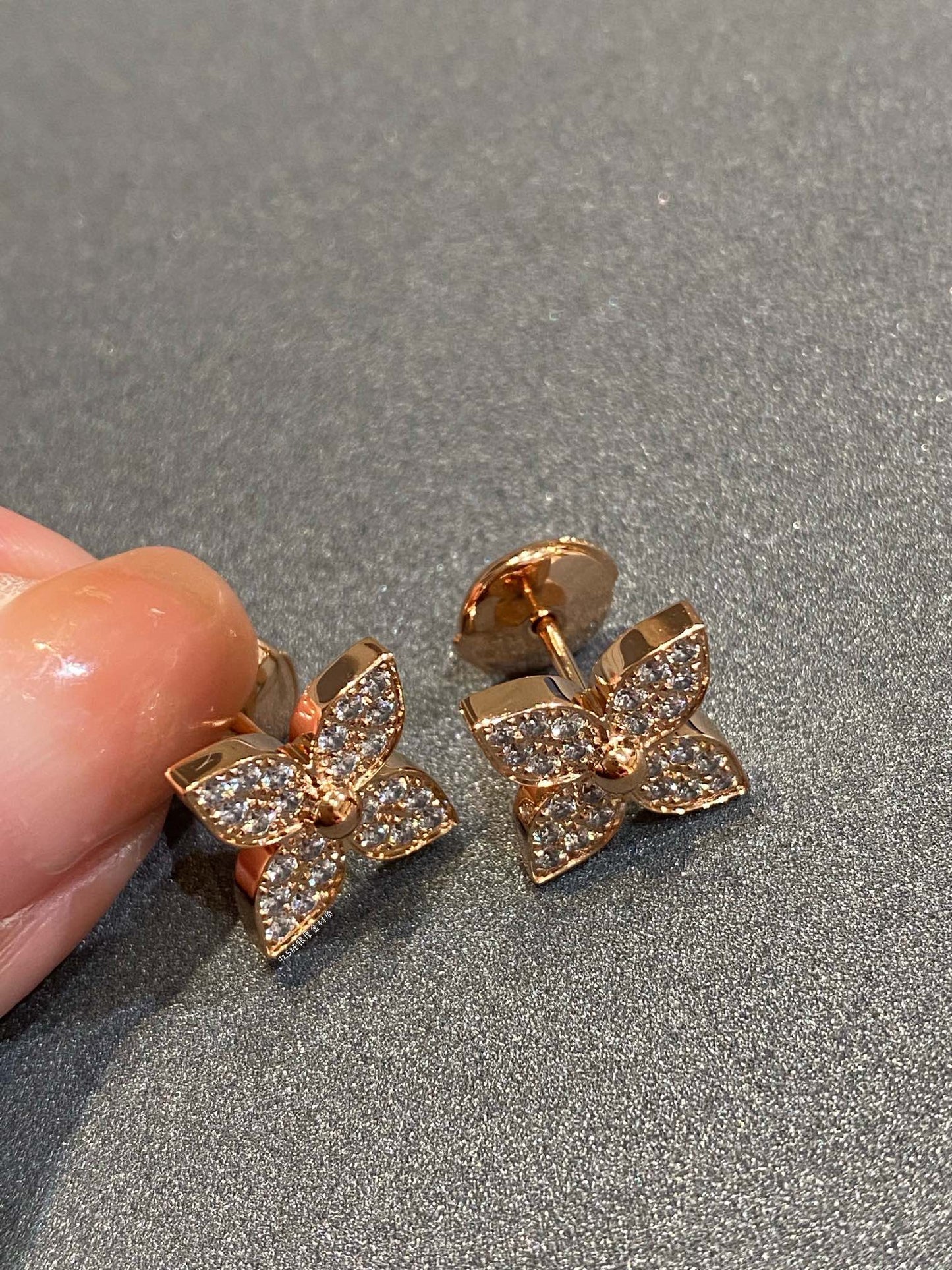 [Lucky Star]STAR DIAMOND EARRINGS