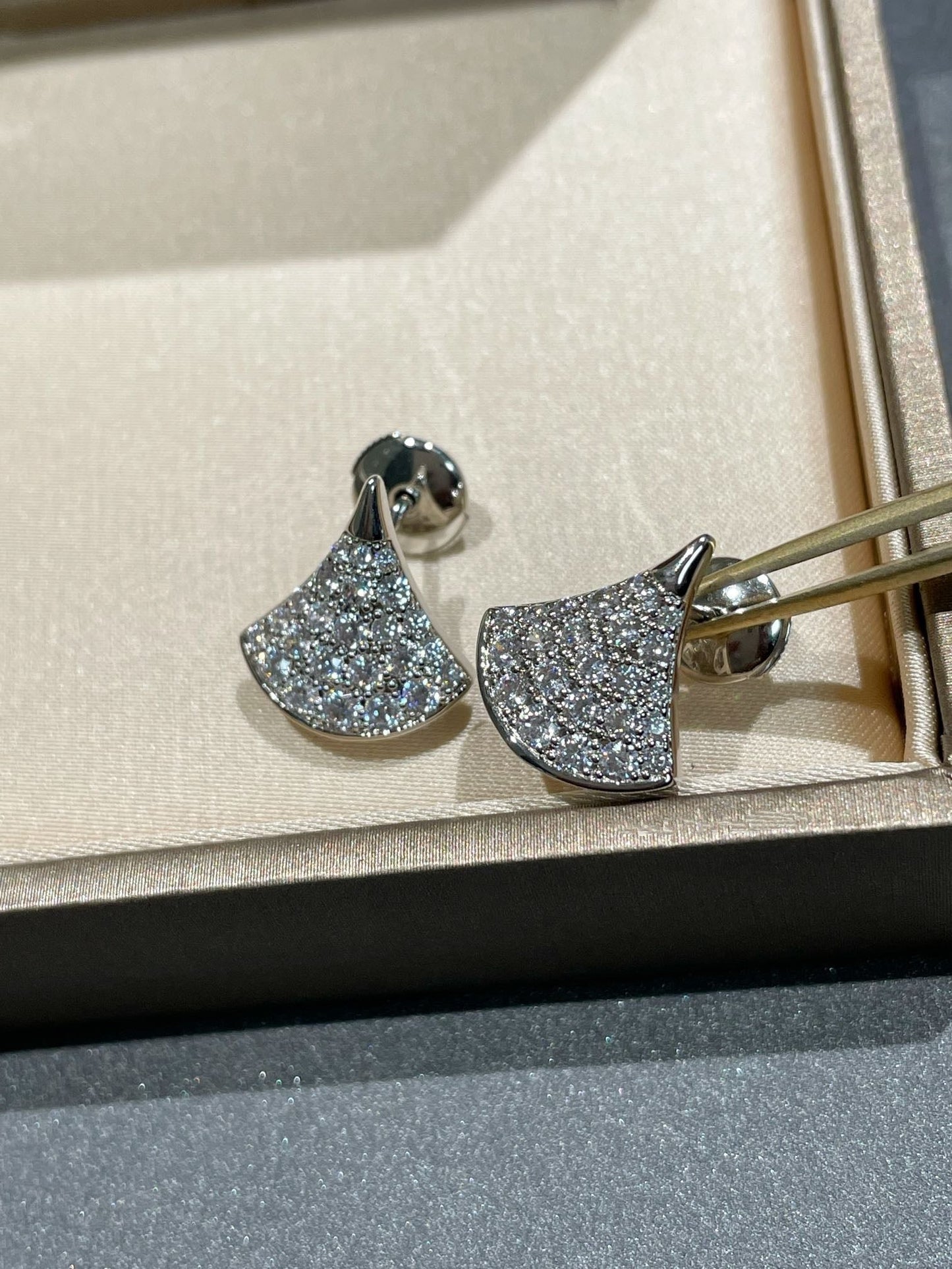 [Lucky Star]DREAM STUD EARRINGS DIAMOND