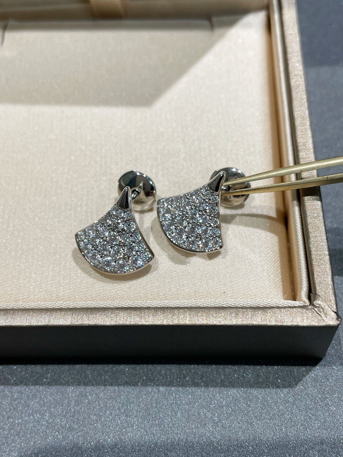 [Lucky Star]DREAM STUD EARRINGS DIAMOND