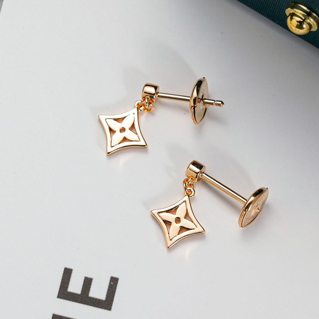 [Lucky Star]STAR EARRINGS GOLD
