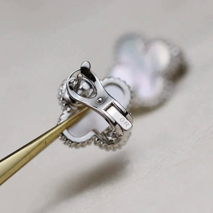 [Lucky Star]CLOVER MEDIUM 1 MOTIFS  WHITE MOP EARRINGS SILVER