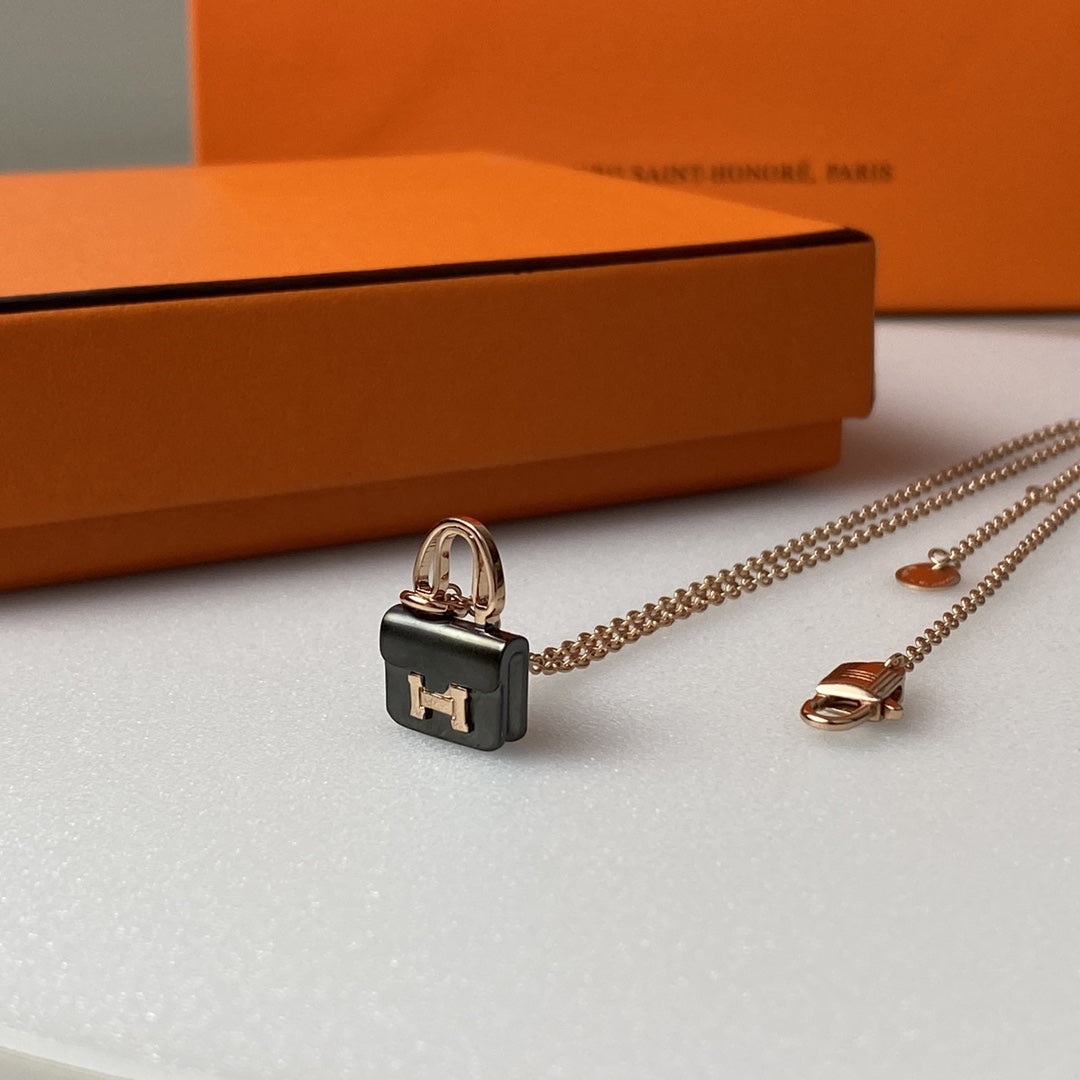[Lucky Star]CONSTANCE BLACK PEDANT PINK GOLD NECKLACE