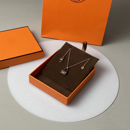 [Lucky Star]CONSTANCE BLACK PEDANT PINK GOLD NECKLACE
