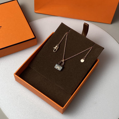 [Lucky Star]CONSTANCE BLACK PEDANT PINK GOLD NECKLACE