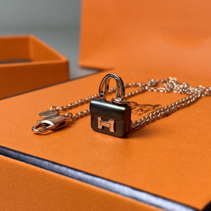 [Lucky Star]CONSTANCE BLACK PEDANT PINK GOLD NECKLACE