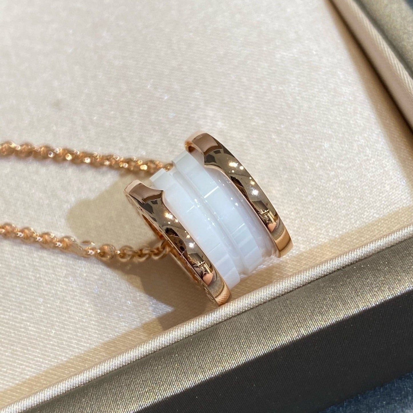 [Lucky Star]ZERO 1 WHITE CERAMIC PINK GOLD NECKLACE