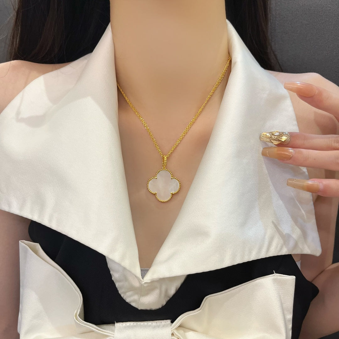[Lucky Star]CLOVER 25MM MOP LARGE PENDANT NECKLACE
