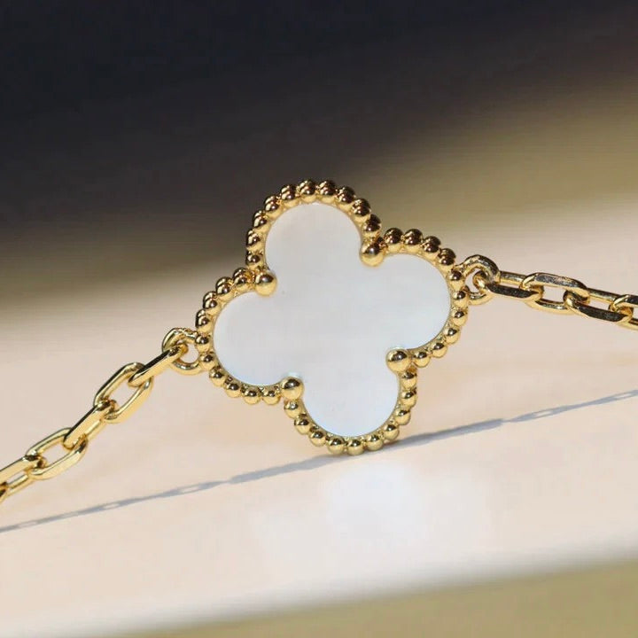 [Lucky Star]CLOVER 20 MOTIFS WHITE MOP NECKLACE