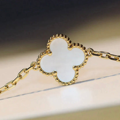 [Lucky Star]CLOVER 20 MOTIFS WHITE MOP NECKLACE
