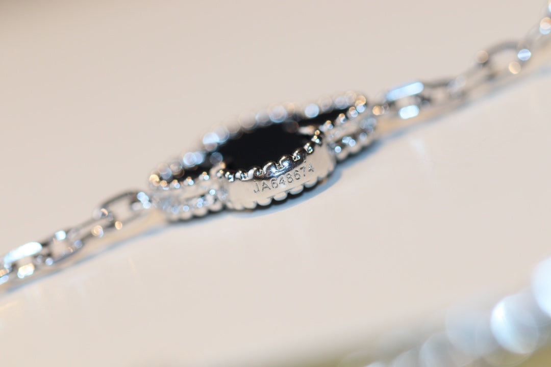 [Lucky Star]CLOVER 20 MOTIFS ONYX DIAMOND SILVER