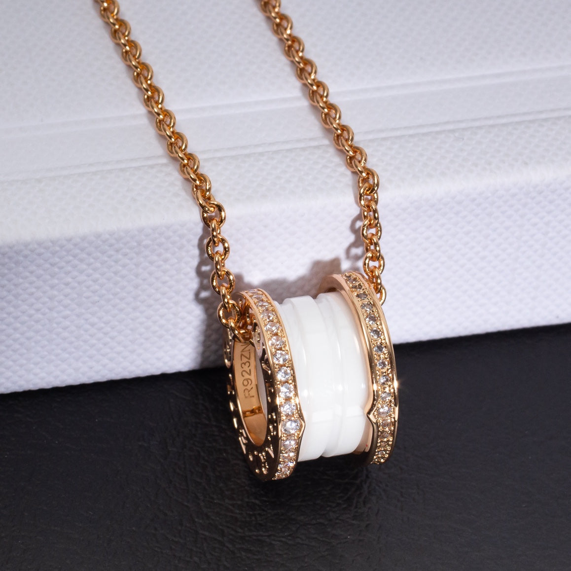 [Lucky Star]ZERO 1 WHITE CERAMIC PINK GOLD DIAMOND NECKLACE