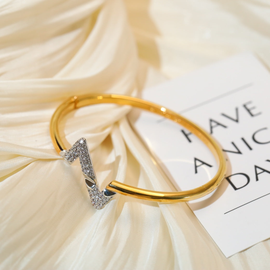 [Lucky Star]VOLTE UPSITE DOWN GOLD DIAMOND BRACELET