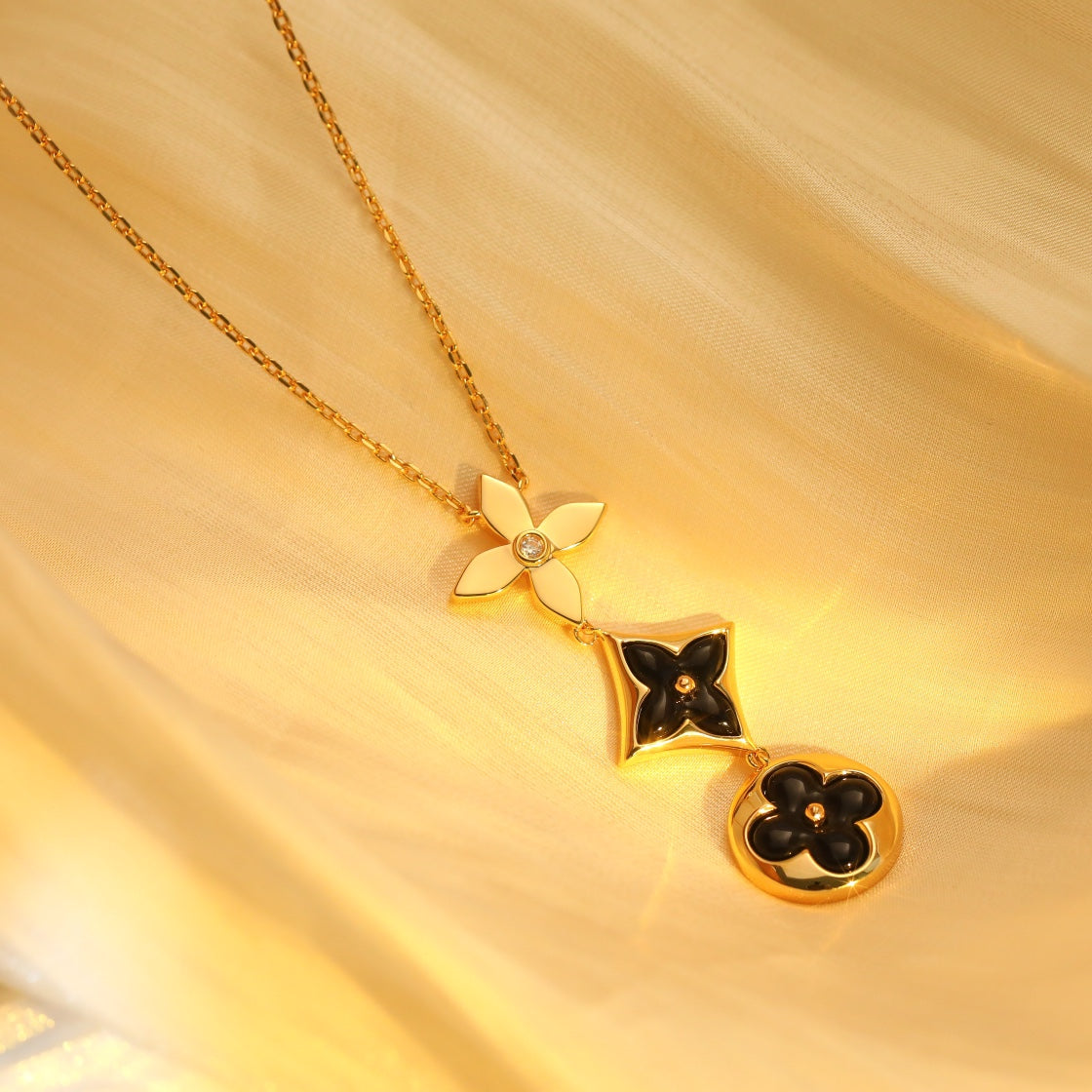[Lucky Star]STAR AND SUN ONYX PINK GOLD NECKLACE