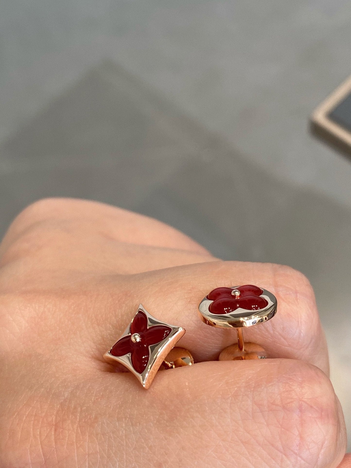 [Lucky Star]STAR AND SUN PINK GOLD CARNELIAN STUD EARRINGS