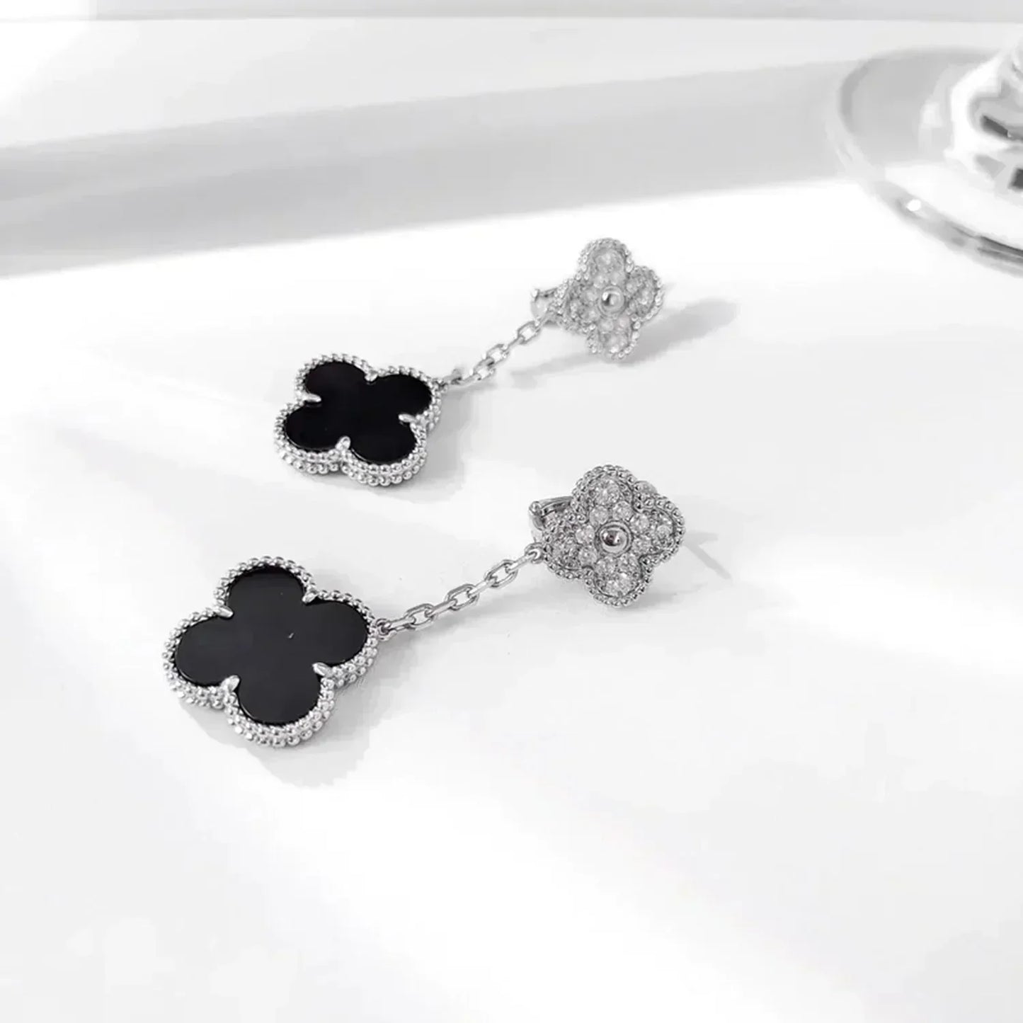 [Lucky Star]CLOVER 2 MOTIFS  DIAMOND ONYX EARRINGS SILVER